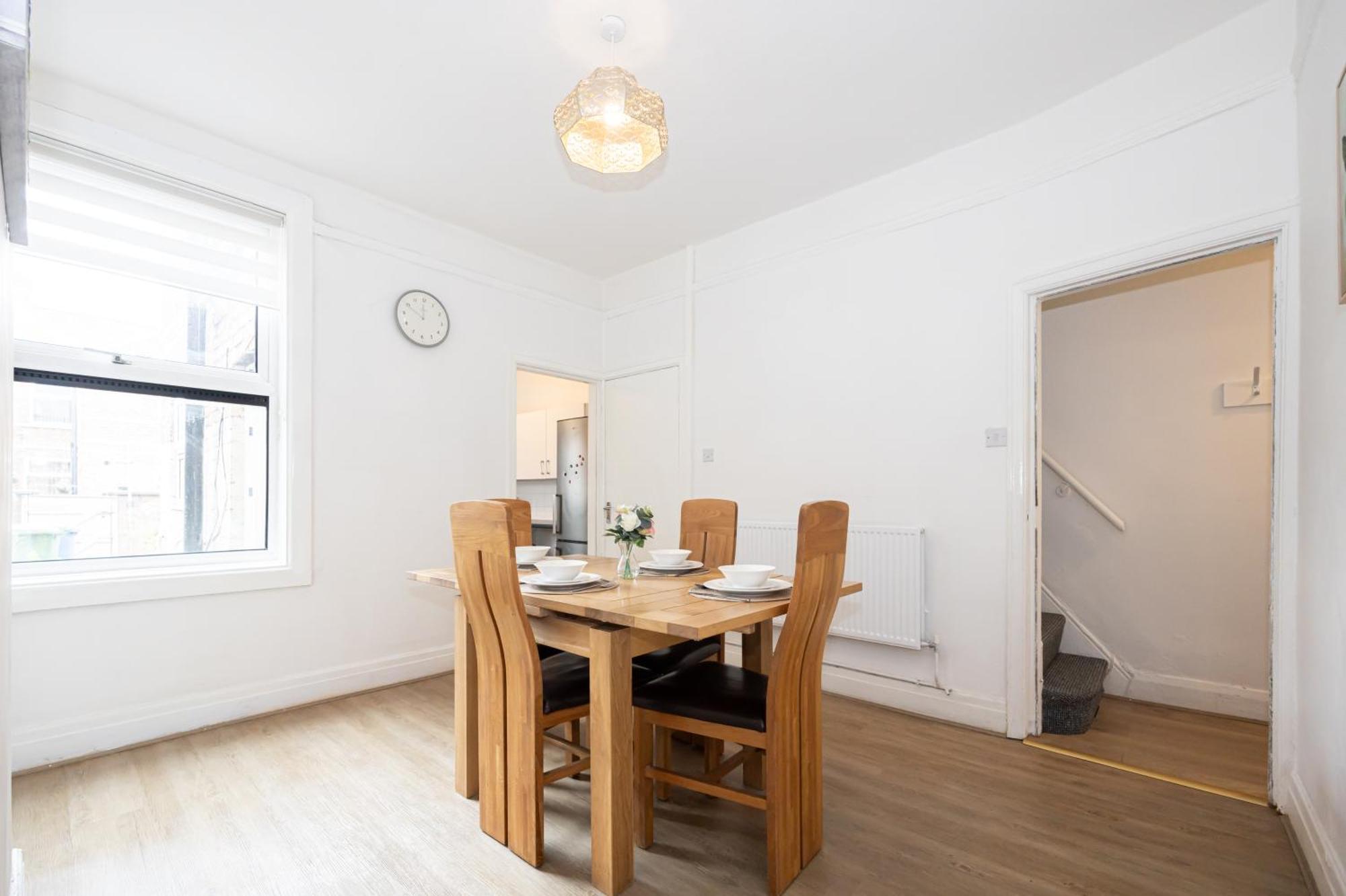 Bright & Modern 3 Bedroom Old Trafford Home Манчестер Екстер'єр фото